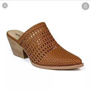 Cognac woven loafers